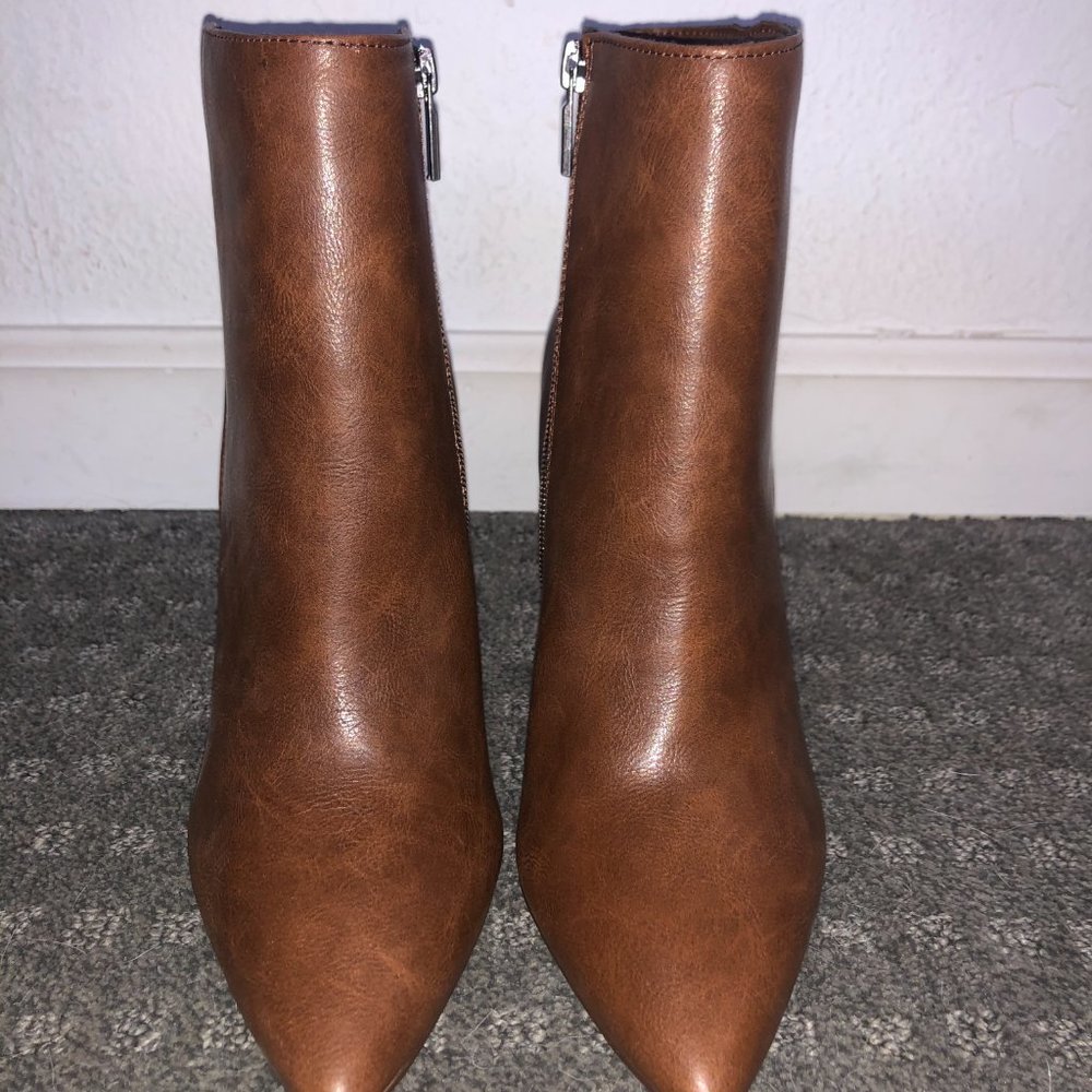 New Rosamund Brown Block Heeled Bootie (size 8.5) - Picture 9 of 12